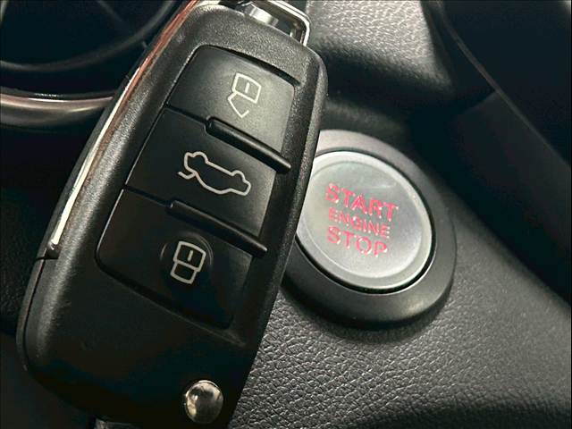 A1 Sportback1.0 TFSI RHD 内装他