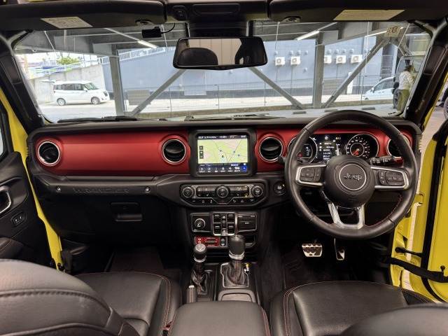 JEEP WRANGLERUnlimited Rubicon Power Top 内装他