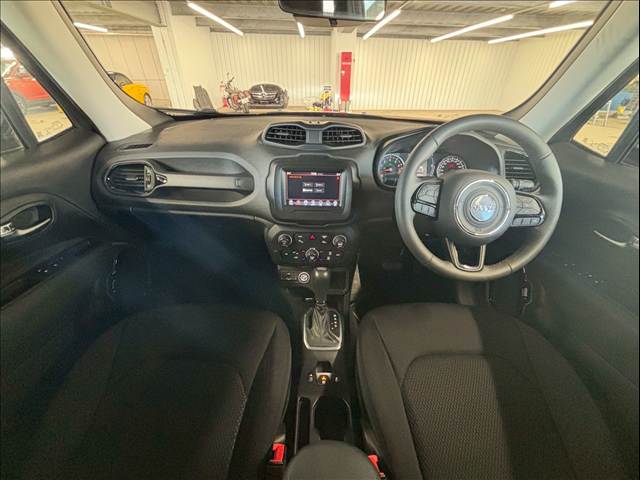 JEEP RenegadeNight Eagle 内装他