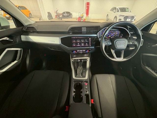 Q335 TFSI advanced 内装他