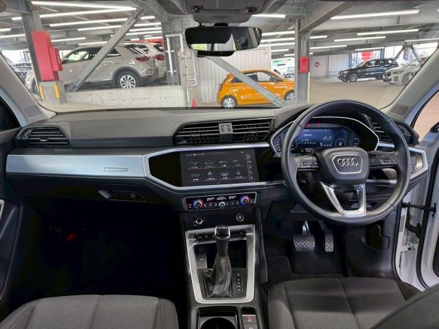 Q335 TFSI advanced 内装他