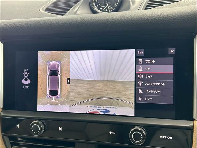 マカンベースグレード 内装他