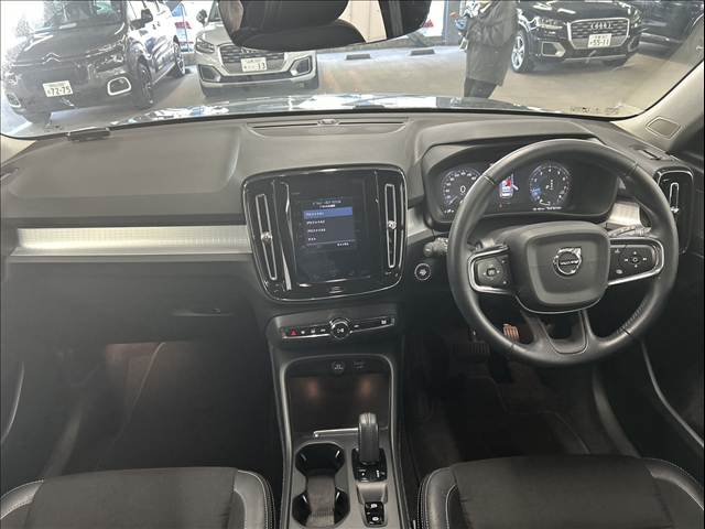 XC40T4 Momentum 内装他