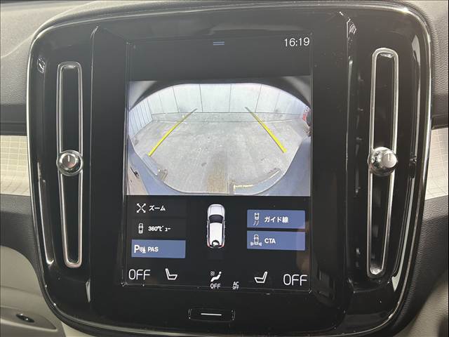 XC40T4 Momentum 内装他