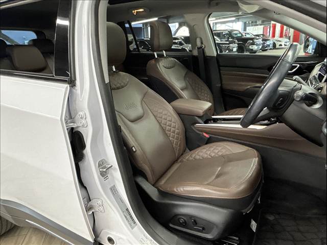 クライスラー JEEP COMMANDERの画像9