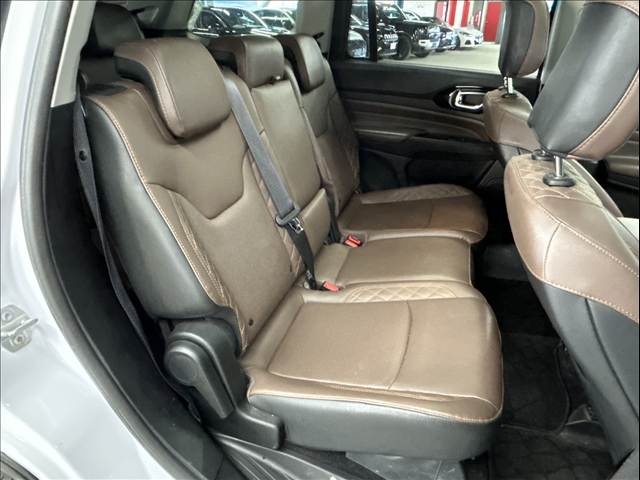 クライスラー JEEP COMMANDERの画像10