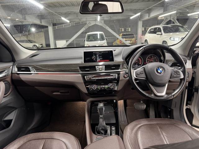 X1xDrive18d xLine RHD 内装他