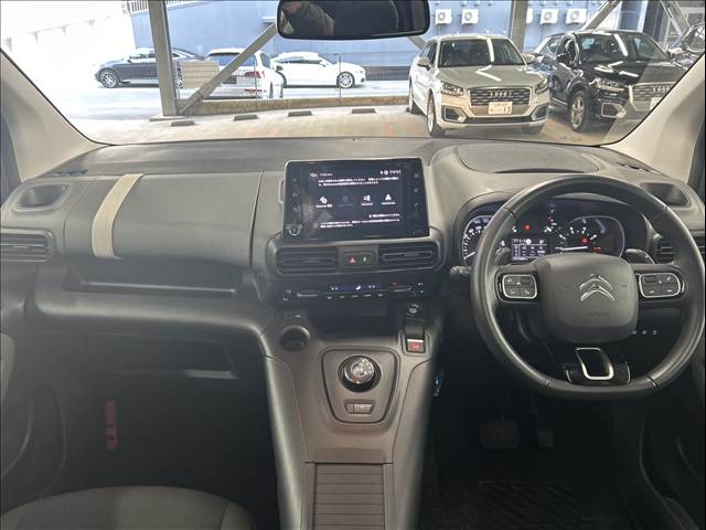 BERLINGOSHINE Blue HDi 内装他