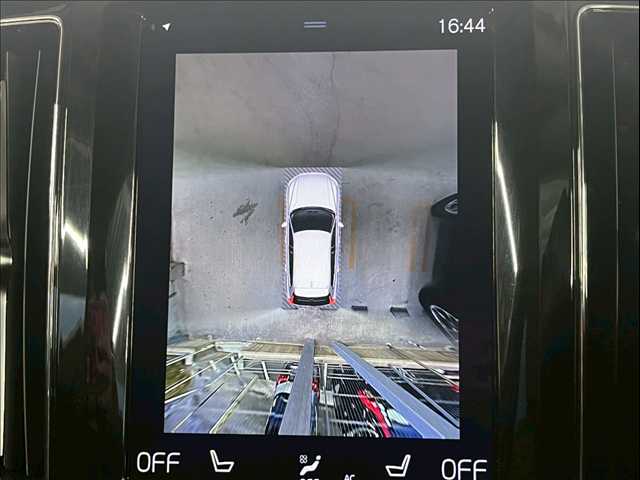 XC60D4 AWD Momentum 内装他