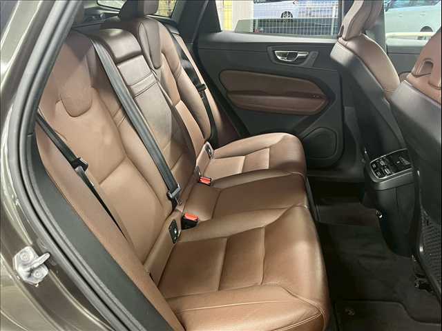 ボルボ XC60の画像8