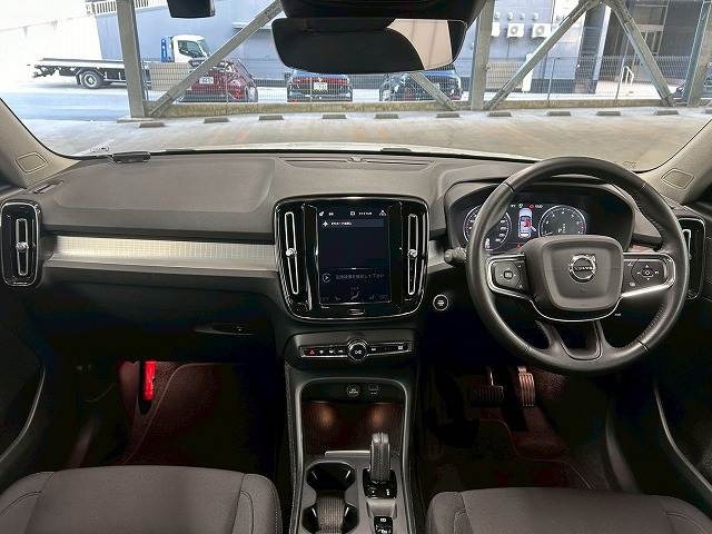 XC40B4 Momentum 内装他