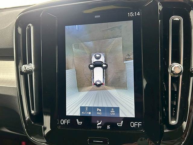 XC40B4 Momentum 内装他