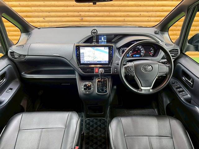 ヴォクシーZS 煌 7人 内装他