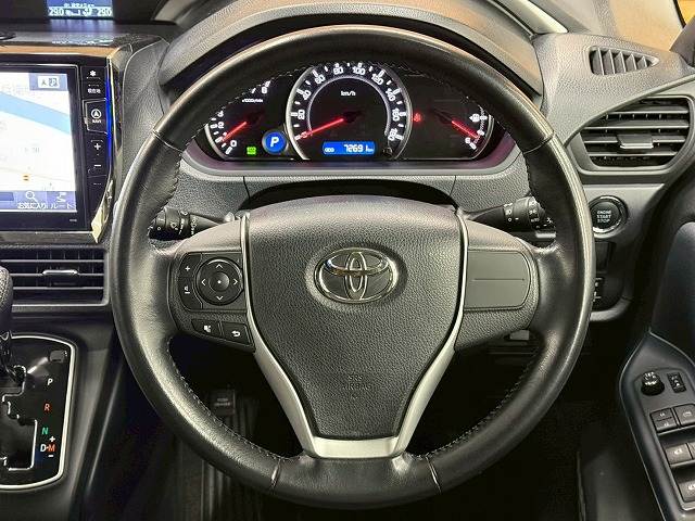 トヨタ ヴォクシーの画像15