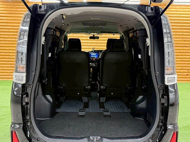 トヨタ ヴォクシーの画像20