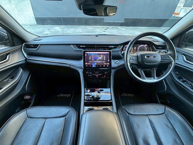 クライスラー&nbsp;JEEP GRAND CHEROKEE Lの画像3