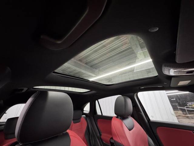 GLA-CLASSGLA 200d 4MATIC AMGライン 内装他