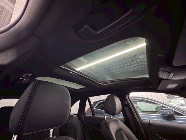 GLC-CLASSGLC 220 d 4MATIC AMGライン 内装他