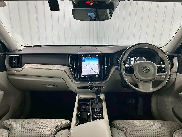 XC60□D4 AWD Inscription 内装他