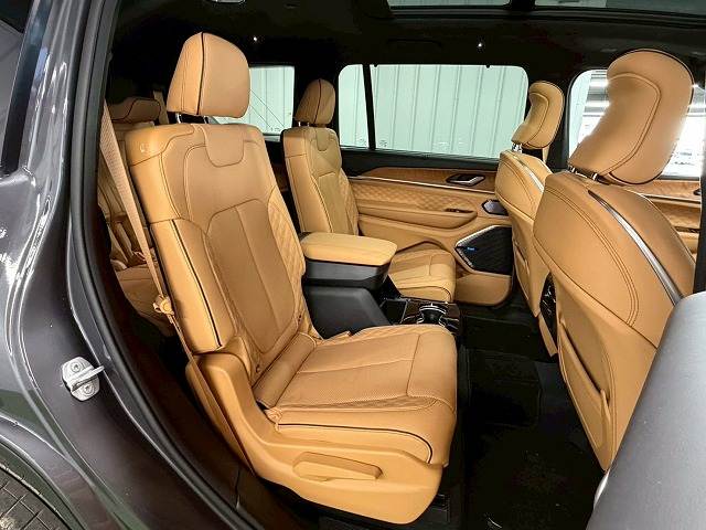 クライスラー JEEP GRAND CHEROKEE Lの画像8