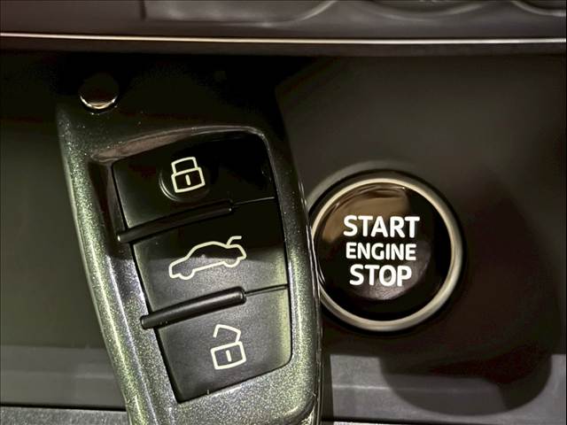 Q3 Sportback□35 TDI quattro S line 内装他