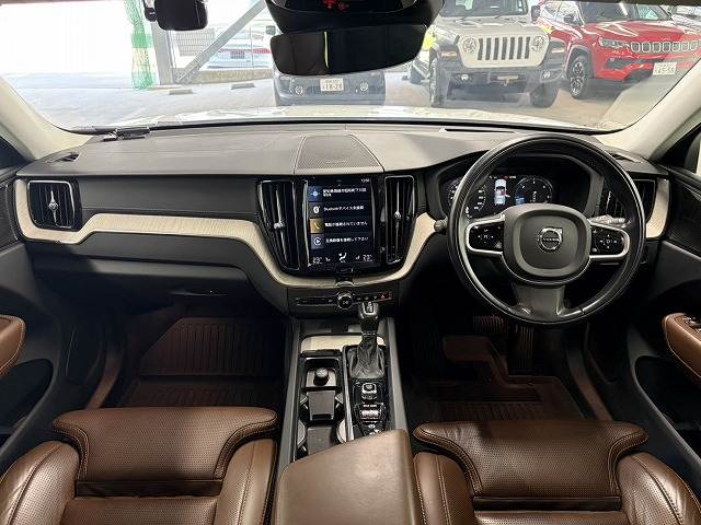 XC60□D4 AWD Inscription 内装他