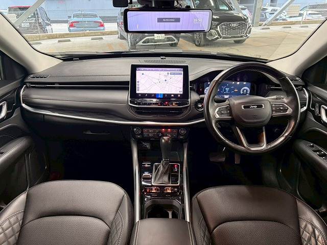 クライスラー&nbsp;JEEP COMMANDERの画像3