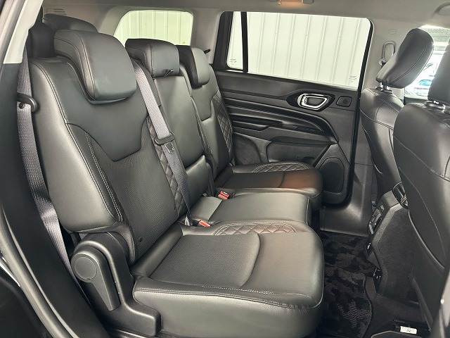 クライスラー JEEP COMMANDERの画像8