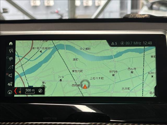 X1xDrive 18d xライン サンルーフ/バックカメラ/シートヒーター/ETC/電動リアゲート/アダプティブクルーズコントロール/コーナーセンサー/LEDヘッドライト/オートライト/プッシュスタート/ステアリングスイッチ 内装他