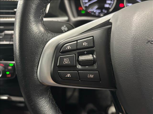 X1xDrive 18d xライン サンルーフ/バックカメラ/シートヒーター/ETC/電動リアゲート/アダプティブクルーズコントロール/コーナーセンサー/LEDヘッドライト/オートライト/プッシュスタート/ステアリングスイッチ 内装他