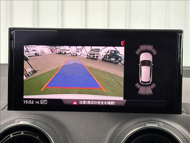 Q2□30 TFSI sport 内装他