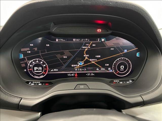Q2□30 TFSI sport 内装他