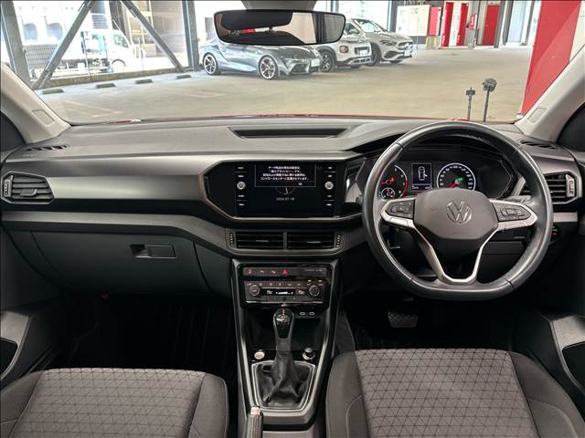 T-CrossTSI Active AppleCarplay/オールインセーフティ/セーフティーパッケージ/クリアランスソナー/アダプティブクルーズコントロール/ブラインドスポットモニター/バックカモニター/ステアリングスイッチ 内装他