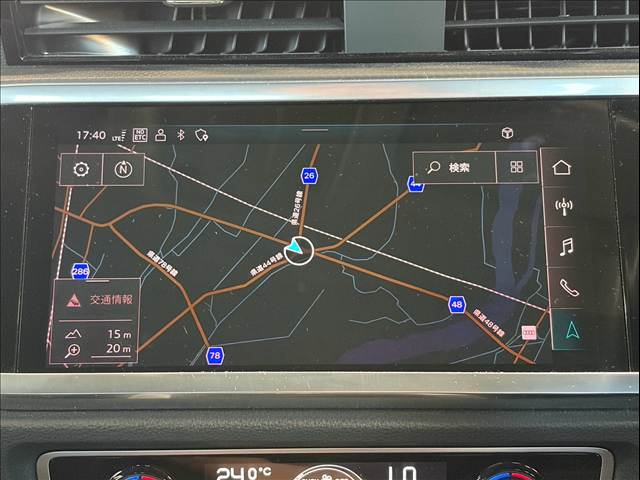 Q3□35 TFSI advanced 内装他