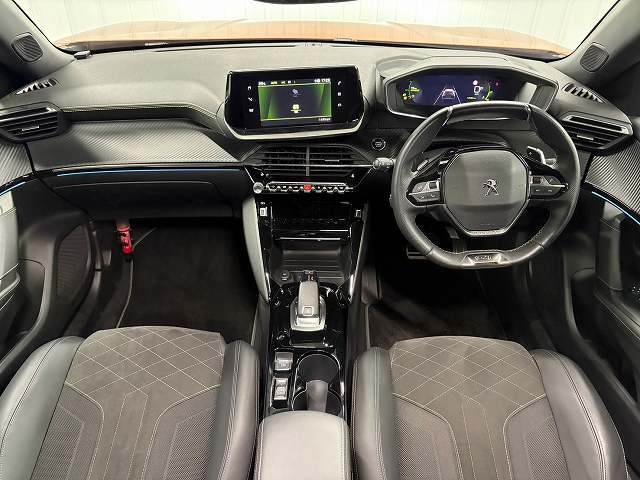 プジョー2008GT ドライブエディション 内装他