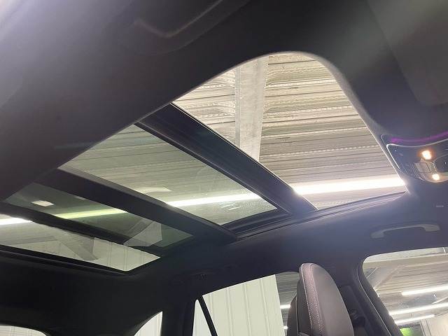 GLC-CLASSGLC220d 4マチック AMGラインパッケージ パノラミックスライディングルーフ/ドライバーズPKG/リアアクスルステアリング/レザーEXP/アンビエントライトプレミアム/ブルメスター/ヘッドアップディスプレイ/ブラインドスポットモニター 内装他
