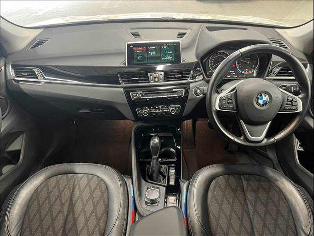 BMWX1□xDrive 18d xLine 内装他