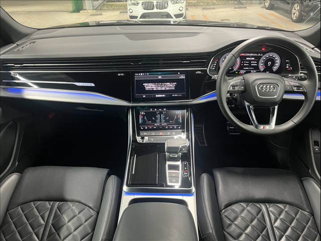 アウディQ855 TFSI quattro S line 内装他