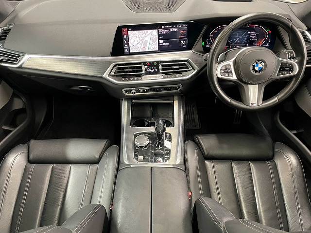 BMWX5□ｘＤｒｉｖｅ３５ｄ　Ｍ　Ｓｐｏｒｔ　パノラマガラスサンルーフ／ＯＰ２１インチＡＷ／ハーマンカードン／ドライビングダイナミクスＰＫＧ／アダクティブエアサス／パーキングアシストプラス／ドライビングアシストプロフェッショナル／４席シートヒータ 内装他