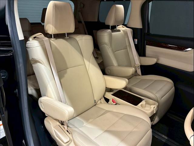 トヨタ ヴェルファイアの画像9