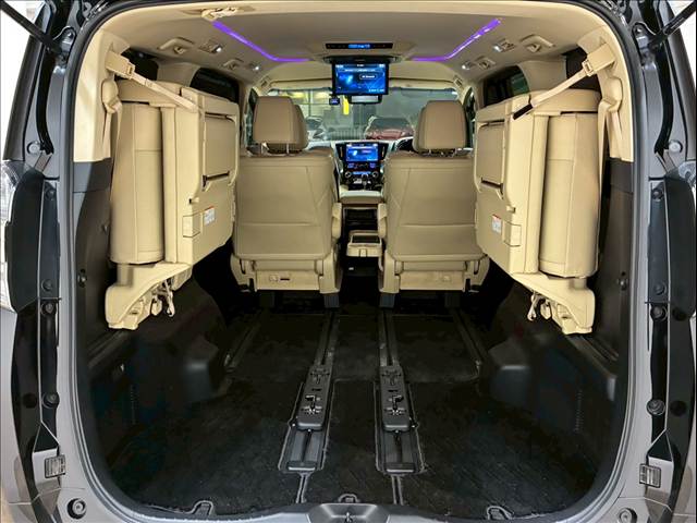 トヨタ ヴェルファイアの画像11