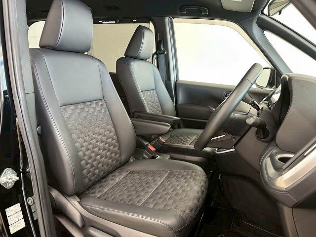 トヨタ ヴォクシーの画像9