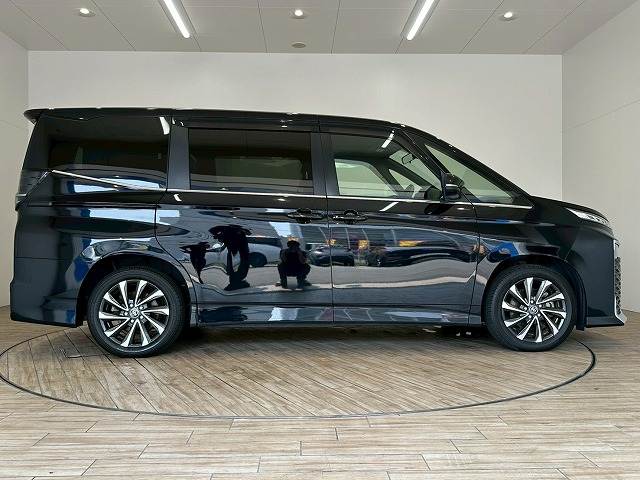 トヨタ ヴォクシーの画像17