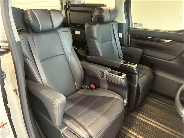 トヨタ ヴェルファイアの画像10