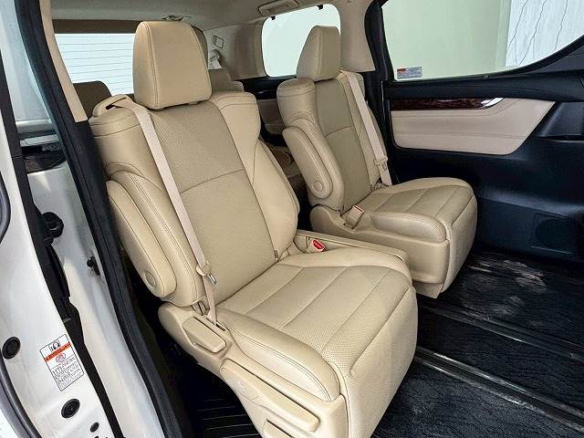 トヨタ アルファードハイブリッドの画像10