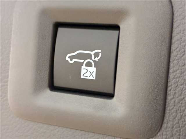 トヨタ アルファードハイブリッドの画像8