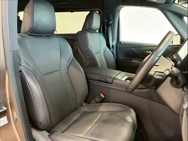 トヨタ アルファードハイブリッドの画像9