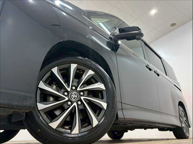 トヨタ ヴォクシーの画像18