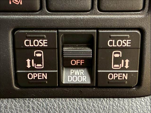 ヴォクシーZS“煌III” 内装他