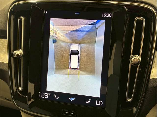 XC40T4 AWD Momentum 内装他